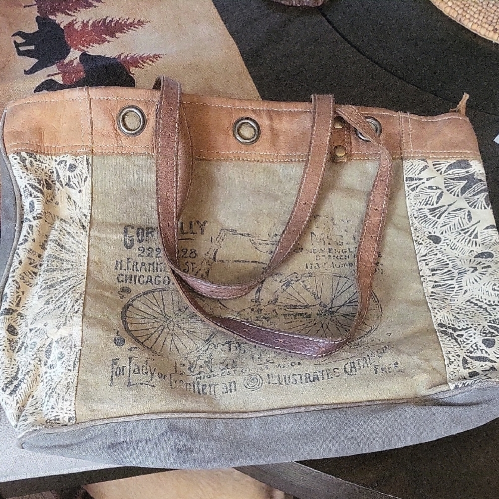 Myra Bag